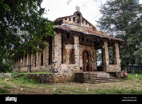 El Monasterio de Debre Birhan Selassie: Descubriendo la Trinidad Sagrada en Kombolcha!